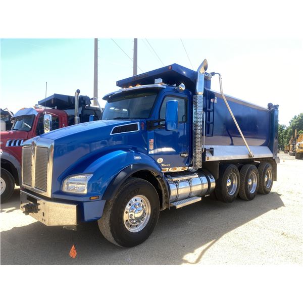 2020 KENWORTH T880 Dump Truck