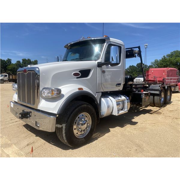 2026 PETERBILT 567 Roll Off Truck