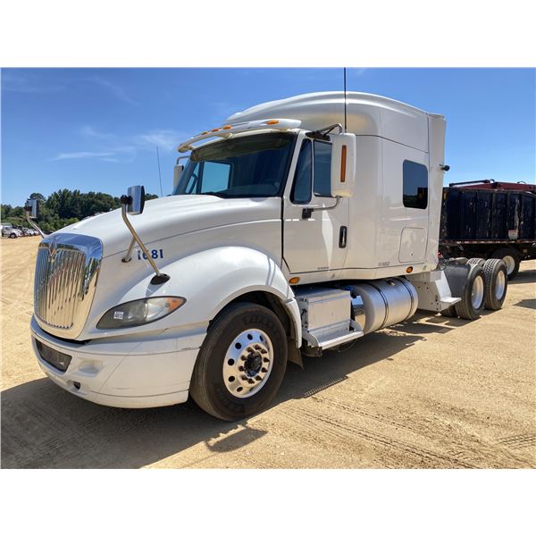 2015 INTERNATIONAL PROSTAR+ 122 Sleeper Truck