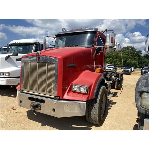 2011 KENWORTH T800 Roll Off Truck