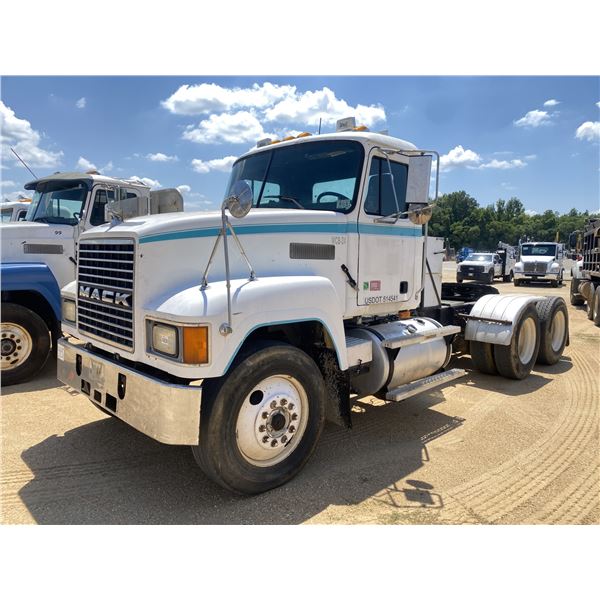1999 MACK CH613 Day Cab Truck