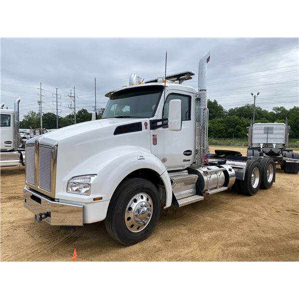 2024 KENWORTH T880 Day Cab Truck