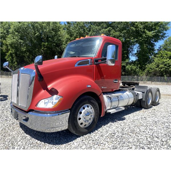 2019 KENWORTH T680 Day Cab Truck