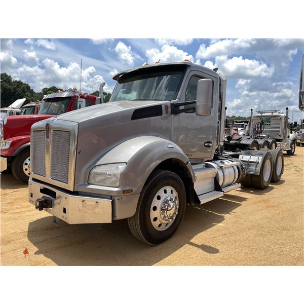 2019 KENWORTH T880 Day Cab Truck
