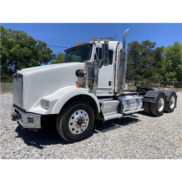 2016 KENWORTH T800 Day Cab Truck