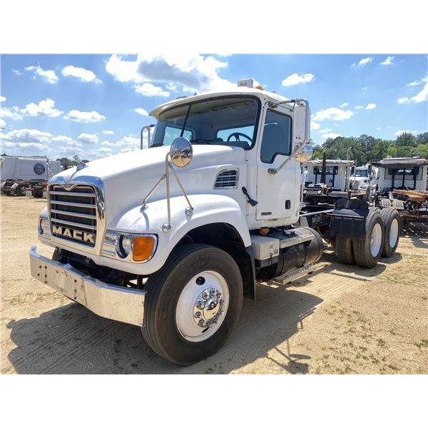 2004 MACK CV713 Day Cab Truck