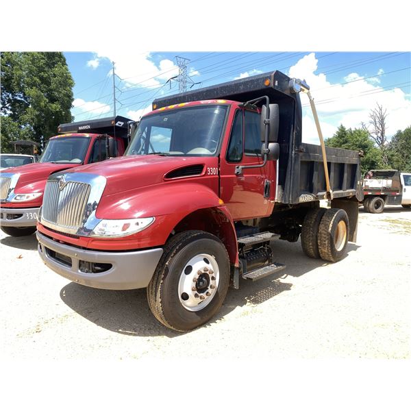 2016 INTERNATIONAL 7400 Dump Truck