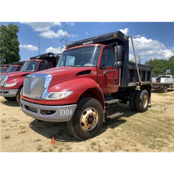 2016 INTERNATIONAL 7400 Dump Truck