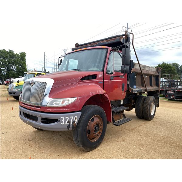 2010 INTERNATIONAL DURASTAR 4400 Dump Truck