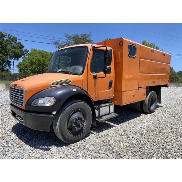 2011 FREIGHTLINER BUISNESS CLASS M2 Chipper Truck