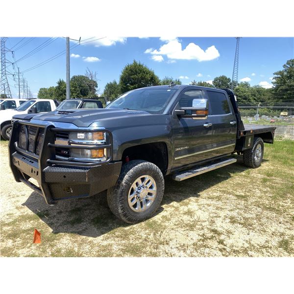 2017 CHEVROLET 3500 HD Z71 Flatbed Truck