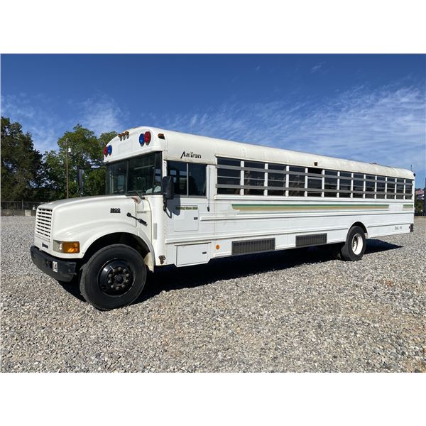 2000 INTERNATIONAL 3800 Bus