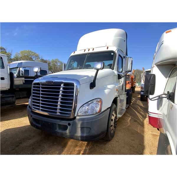 2017 FREIGHTLINER CASCADIA Day Cab Truck