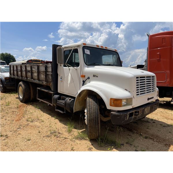 1994 INTERNATIONAL 4900 Flatbed Dump Truck