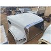 Image 2 : MACK TRUCK HOOD