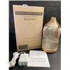 Image 7 : Glass Ultrasonic Aromatherapy Diffuser (120ml) with 7-Color Changing LED Lights & Wood Base - New!