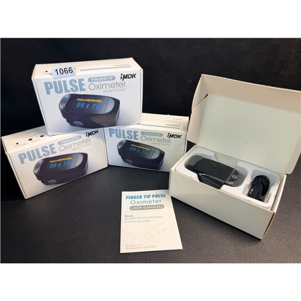 Lot of 4 IMDK Fingertip Pulse Oximeters (Model: C101A2) Measures Blood Oxygen/Pulse Rate - New