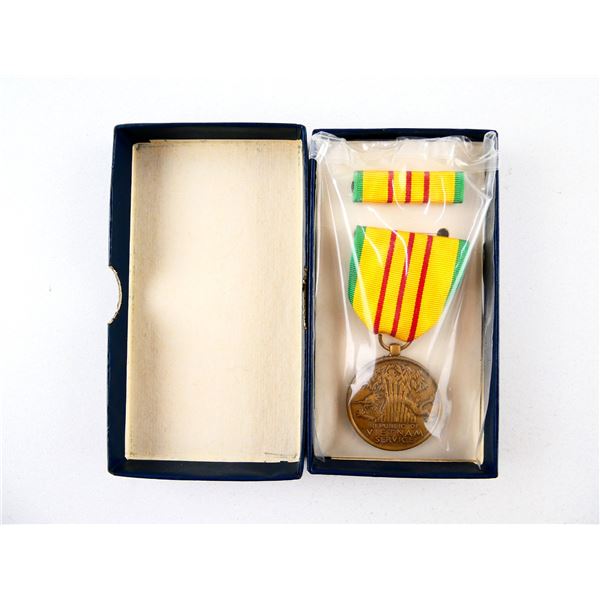 VIETNAM WAR U.S. MILITARY VIETNAM SERVICE MEDAL
