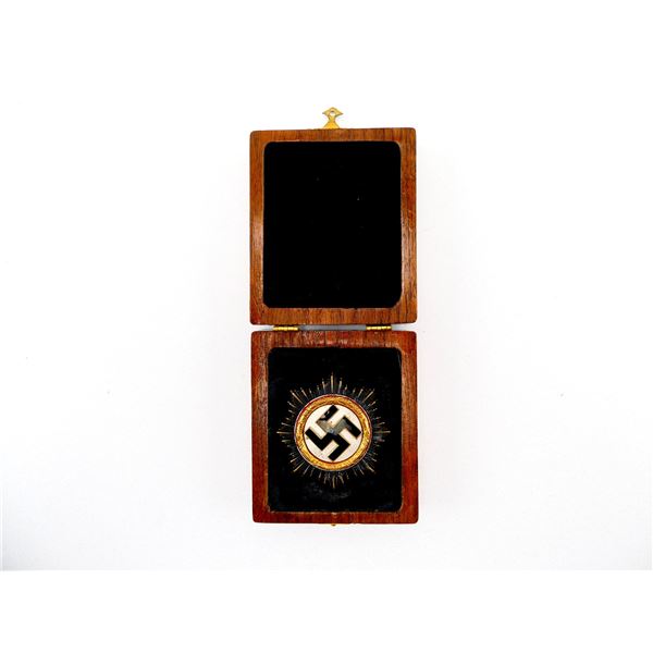 WWII GERMAN WAR ORDER OF THE GERMAN CROSS IN GOLD MEDAL
