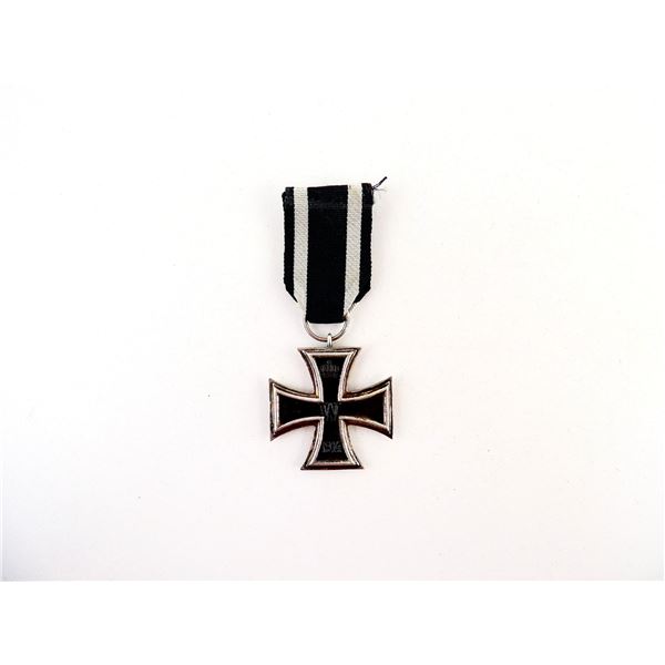 WWI GERMAN IRON CROSS 2ND CLASS MEDAL