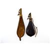 Image 2 : ASSORTED VINTAGE LEATHER SHOT / POWDER FLASK LOT