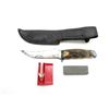 Image 2 : SCHRADE WALDEN HUNTING/SKINNING KNIFE WITH SHEATH AND KNIFE SHARPENER LOT