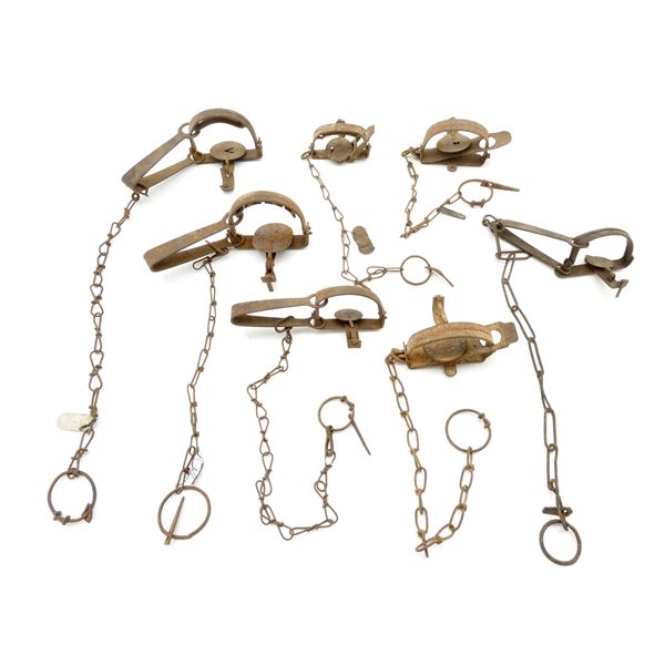 ASSORTED ANTIQUE MUSKRAT TRAPS LOT