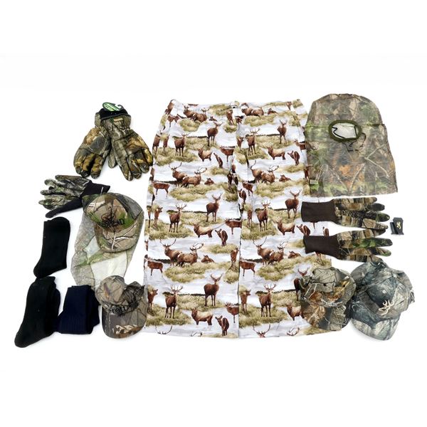 ASSORTED CAMOUFLAGE GLOVES, ASSORTED HATS, ETC. LOT