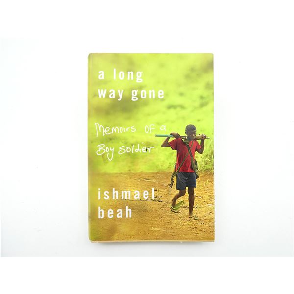 "A LONG WAY GONE, MEMOIRS OF A BOY SOLDIER" BOOK