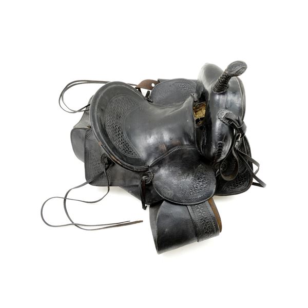 CANADIAN MILITARY BLACK LEATHER SADDLE