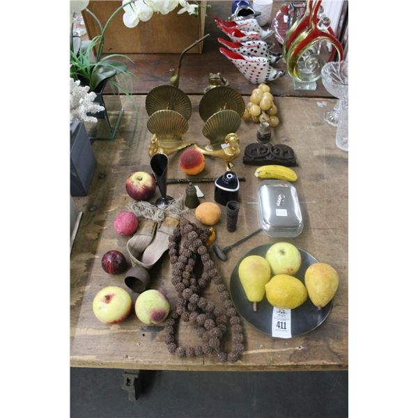 Display Fruit, Shell Bookends, Brass, Asst. Décor