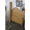 Image 1 : Light Oak Queen Bed