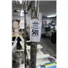 Image 2 : Figurines, Sign, Basket, Birdhouse