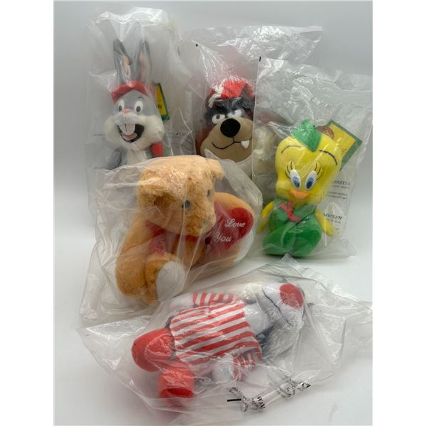 Collection of Warner Bros. Looney Tunes & Plush Toys — Bugs Bunny, Tasmanian Devil, Tweety 