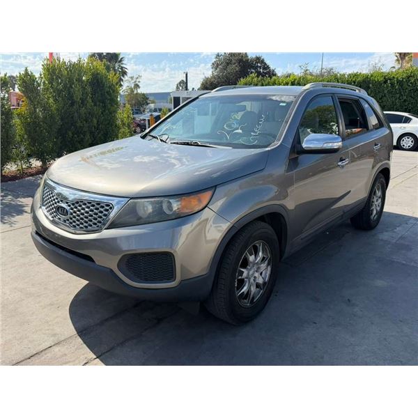 KIA SORENTO 2012 O/S TITLE 2 DAYS