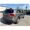 Image 3 : KIA SORENTO 2012 O/S TITLE 2 DAYS