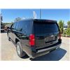 Image 4 : CHEV SUBURBAN 2019 O/S TITLE 2 DAYS