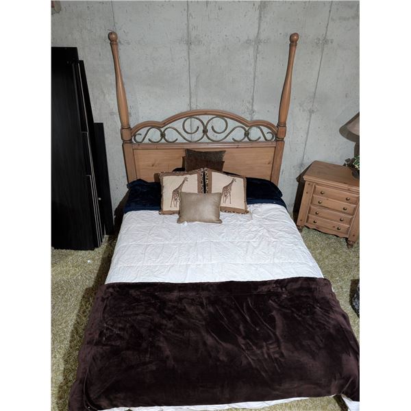 Palisar Full-Size 2 Post Bed Set with Frame, Mattress, Bedding, and Pillows