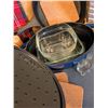 Image 5 : Cast Iron Frying Pan w/ Master Chef Dutch Oven & More