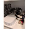 Image 5 : Assorted Lidded Cookware, New Knives, & Baking Pans
