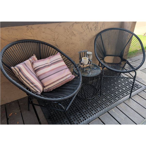 Outdoor Bistro Set w/Woven Chairs & Drum Table