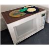 Image 2 : Danby Designer Countertop Microwave Oven with Push-Button Controls