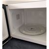 Image 5 : Danby Designer Countertop Microwave Oven with Push-Button Controls