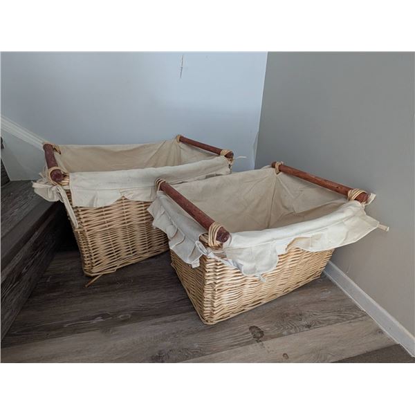 Wicker Storage Baskets with Wooden Handles and Fabric Lining