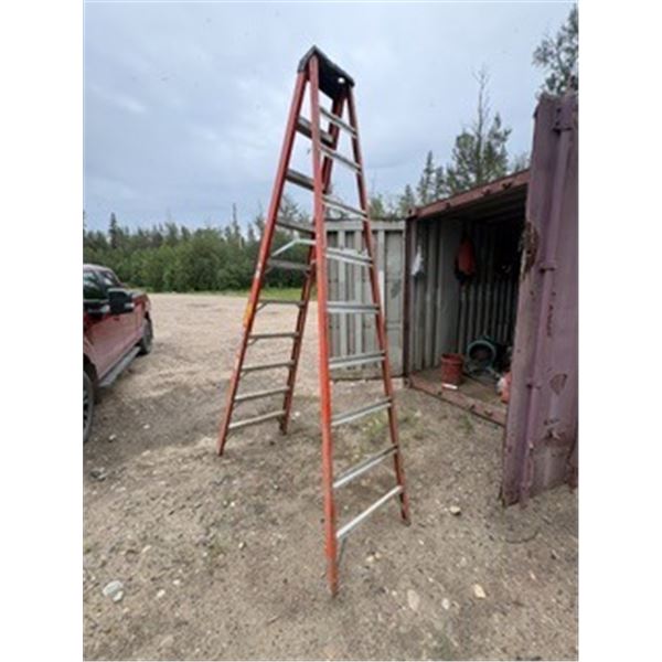 10 ft Fiberglass ladder