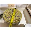 Image 18 : Chinese Tableware: Plates, Bowls, Covered Tureens, Serving Spoons, etc, Misc Sizes
