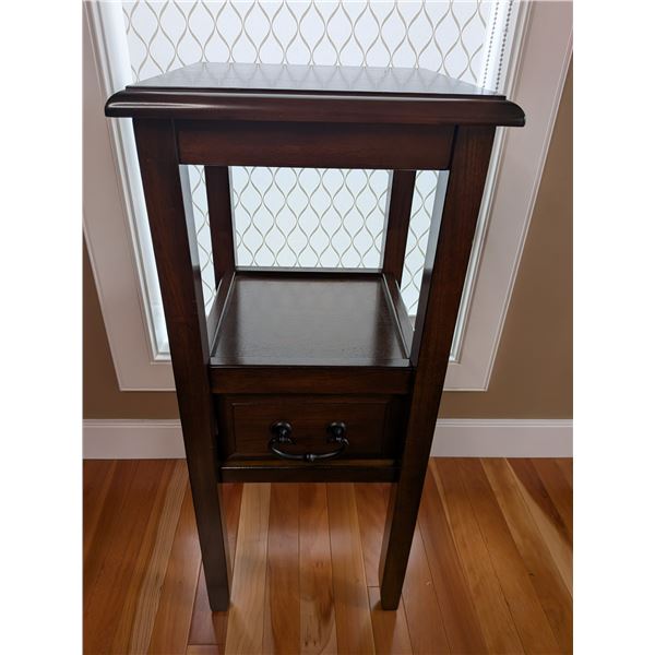Occational Table w/ Drawer