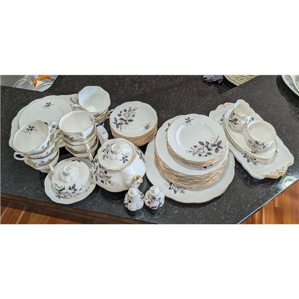 Royal Albert Queens Messenger Tea Pot and China Set