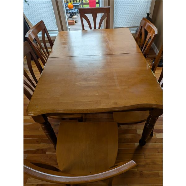 Table & Chairs