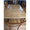 Image 5 : Table & Chairs